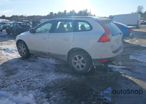 2010 Volvo Xc60 3.2 z USA, uszkodzony, nr VIN YV4960DL9A2116083